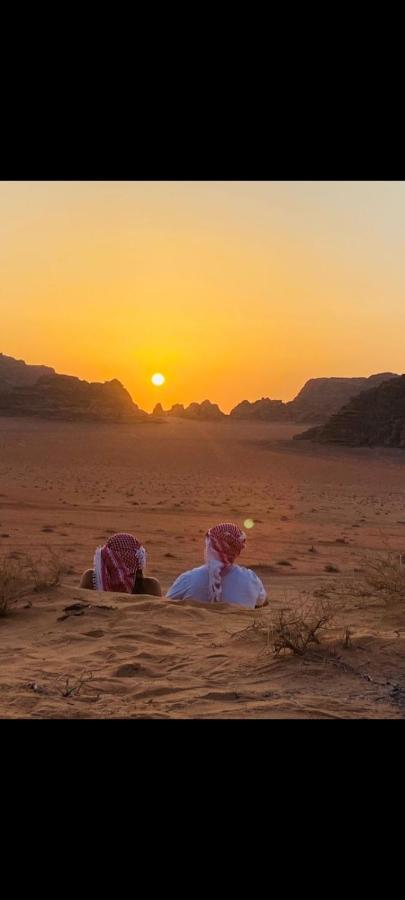 Saleem With Jeep Tour Apartment Wadi Rum Luaran gambar