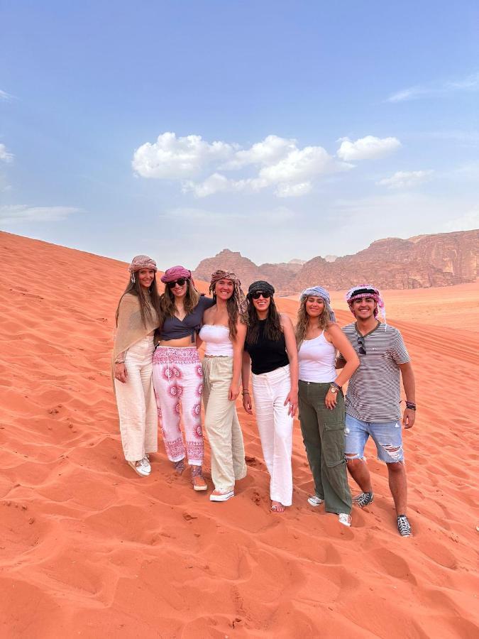 Saleem With Jeep Tour Apartment Wadi Rum Luaran gambar
